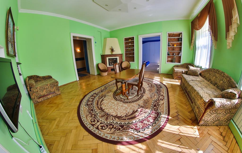 Apartments On Valova 25 Lviv Ngoại thất bức ảnh