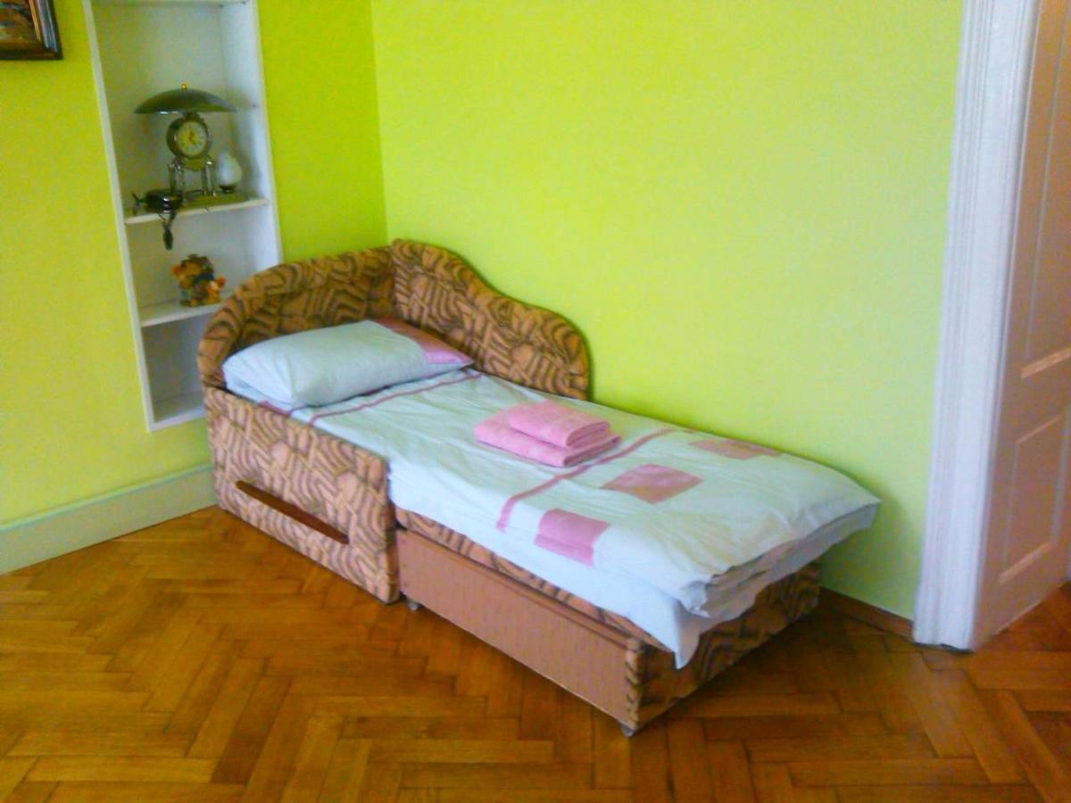 Apartments On Valova 25 Lviv Ngoại thất bức ảnh